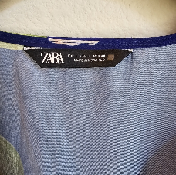 Zara floral dress - Picture 3 of 9